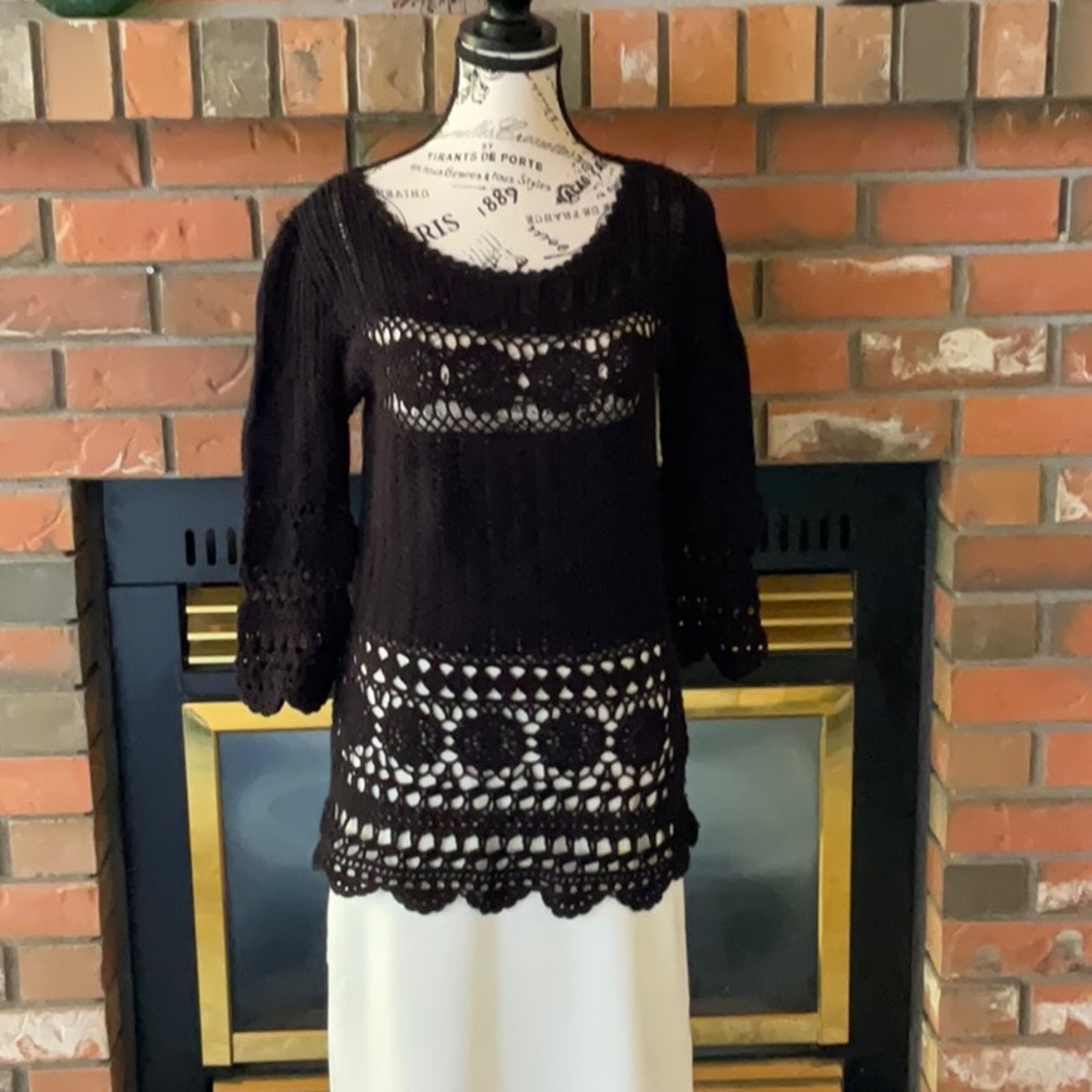 Velvet crochet top M